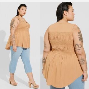 NWT Torrid Rayon Slub Smocked Sleeveless Babydoll Button-Up Top. Size 1 (14/16)